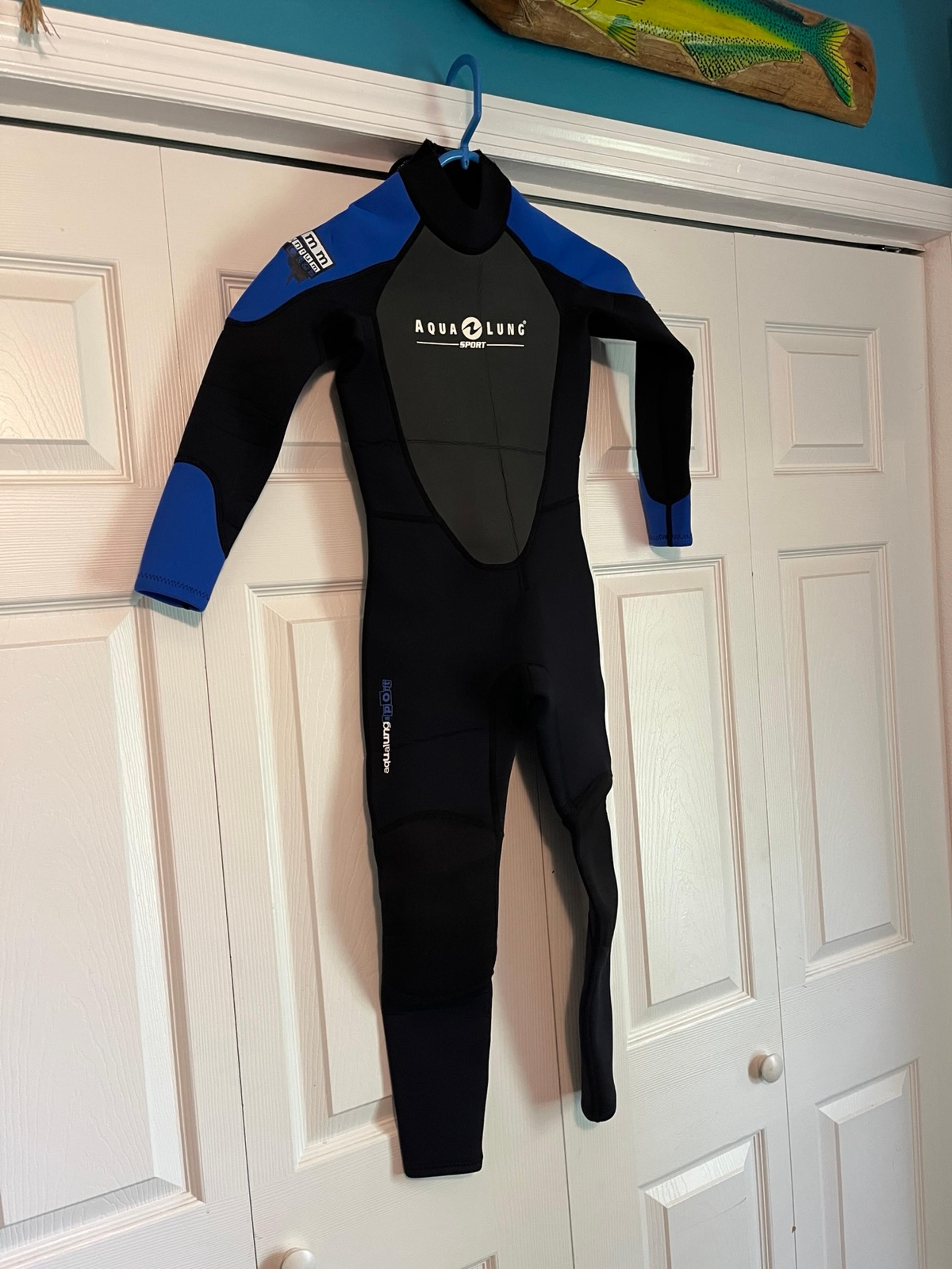 Aqualung kids wetsuit size Large, 3mm