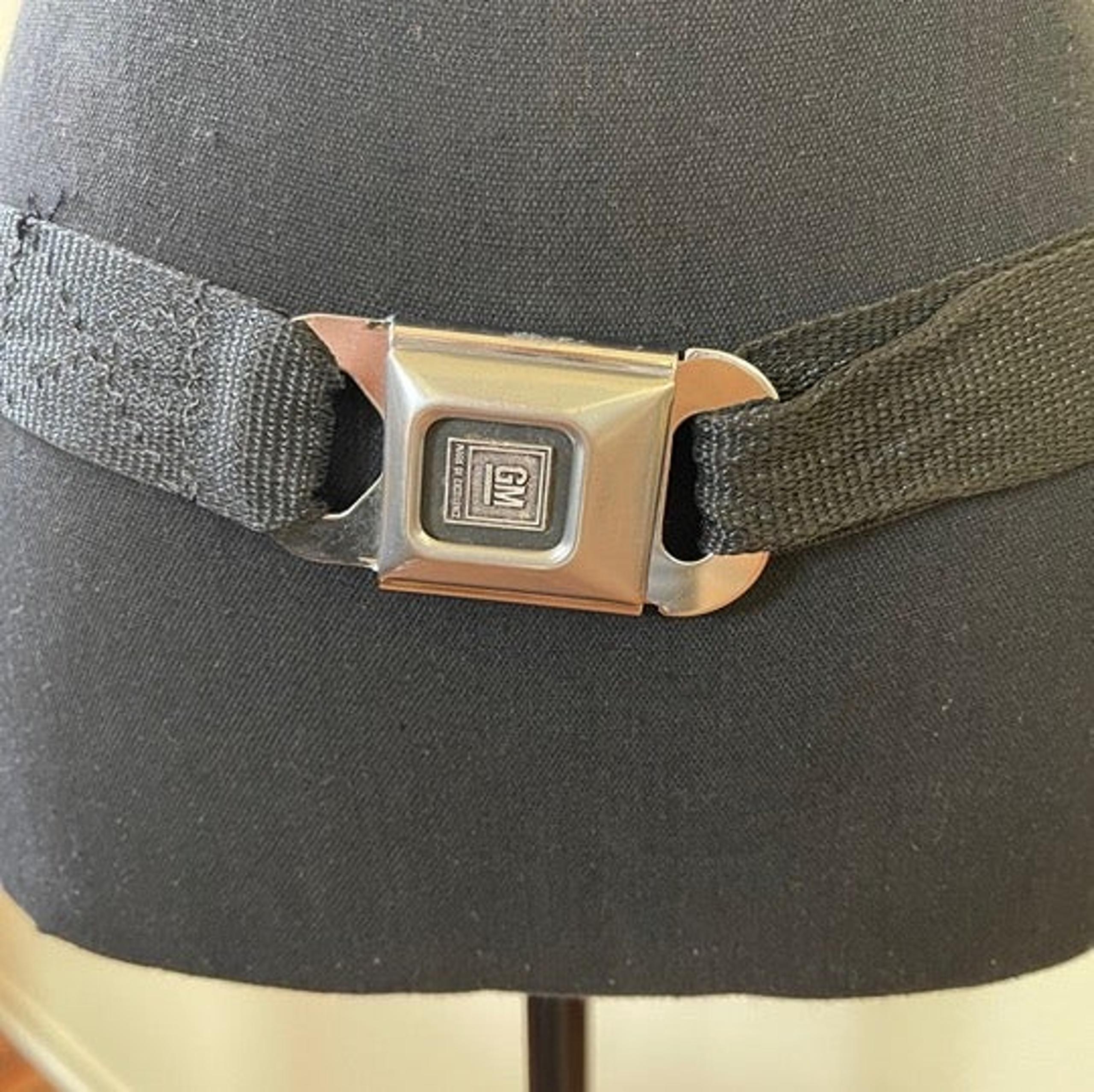 Vintage - Adjustable unisex GM seatbelt fashion belt - 90s Nostalgia