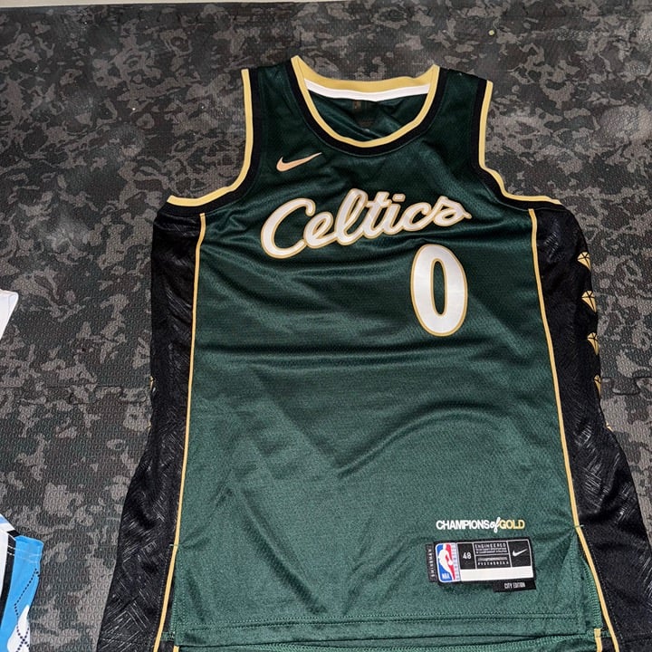 Jayson Tatum Celtics 22 city edition Large