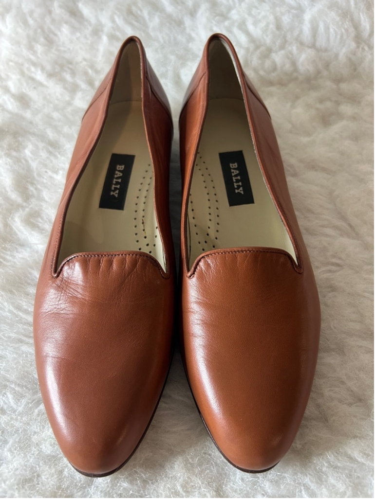 Bally Isabel Slip on Leather Loafers Women Size 7.5 in camel Brown