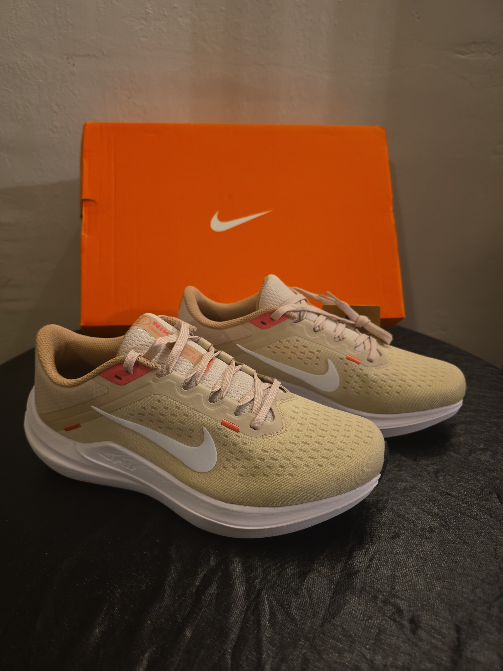 Nike Air Winflo 10 Running Shoes – Women’s Size 9 – New with Box