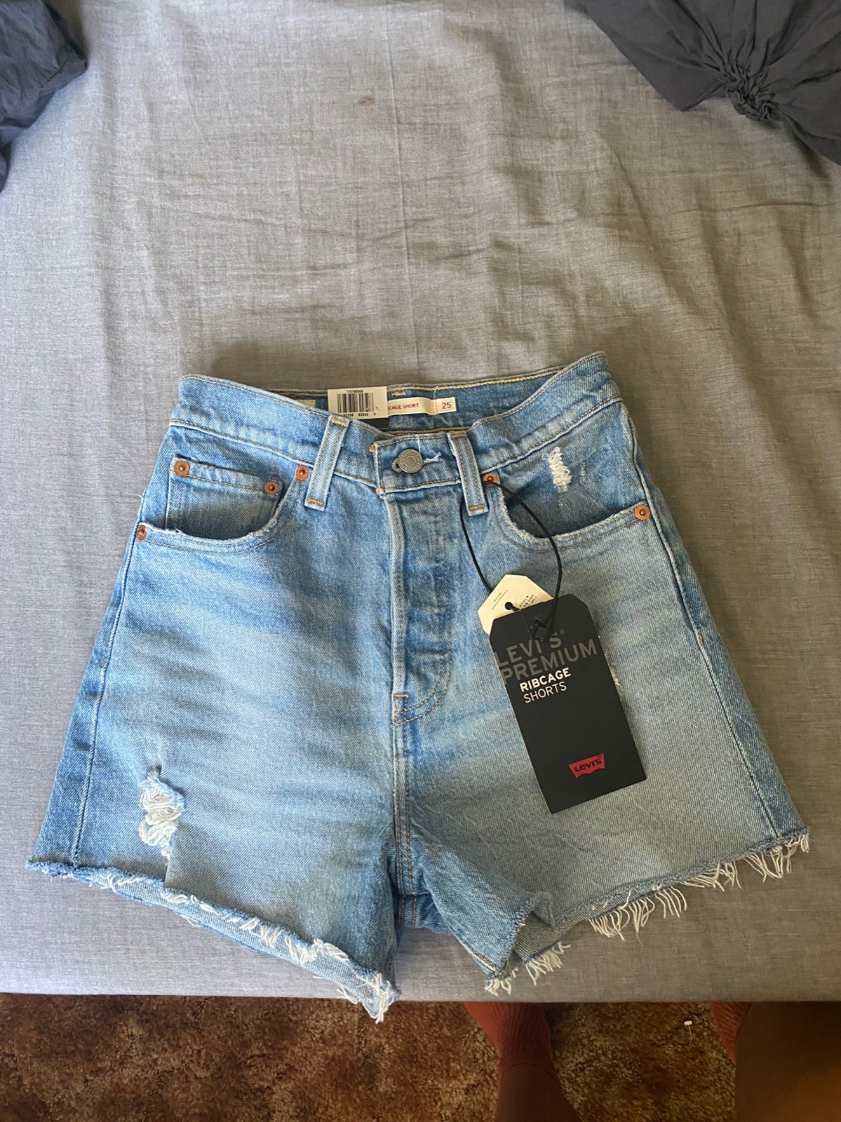 Levis Jean Ribcage Shorts