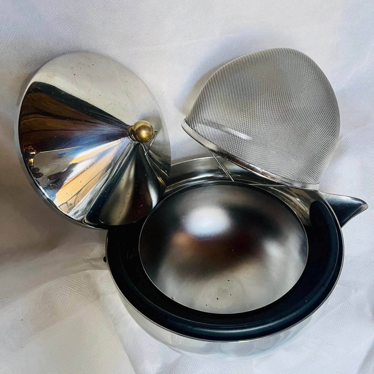 ‘Teaball’ Teapot Designed outlet by Carsten Jorgensen for Bodum 1980's