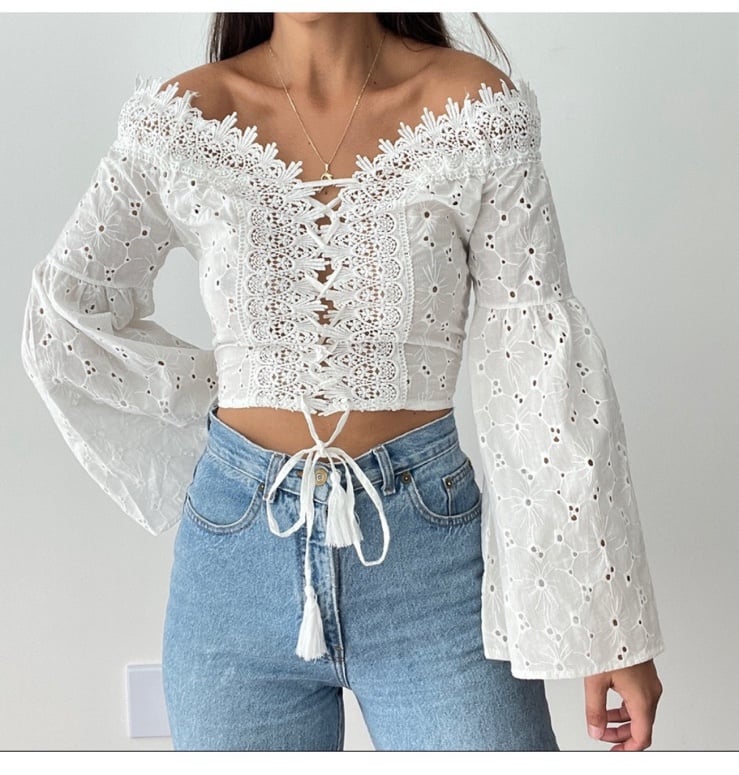 SURF GYPSY Eyelet Off Shoulder Bell Sleeve Crop Top White Size Medium