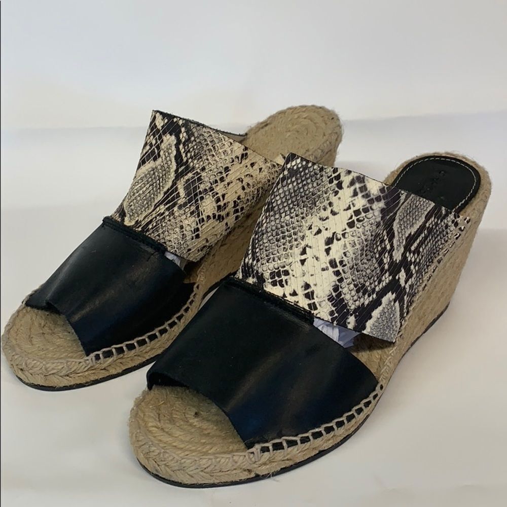 Charles David Wedges Black|Snake Skin