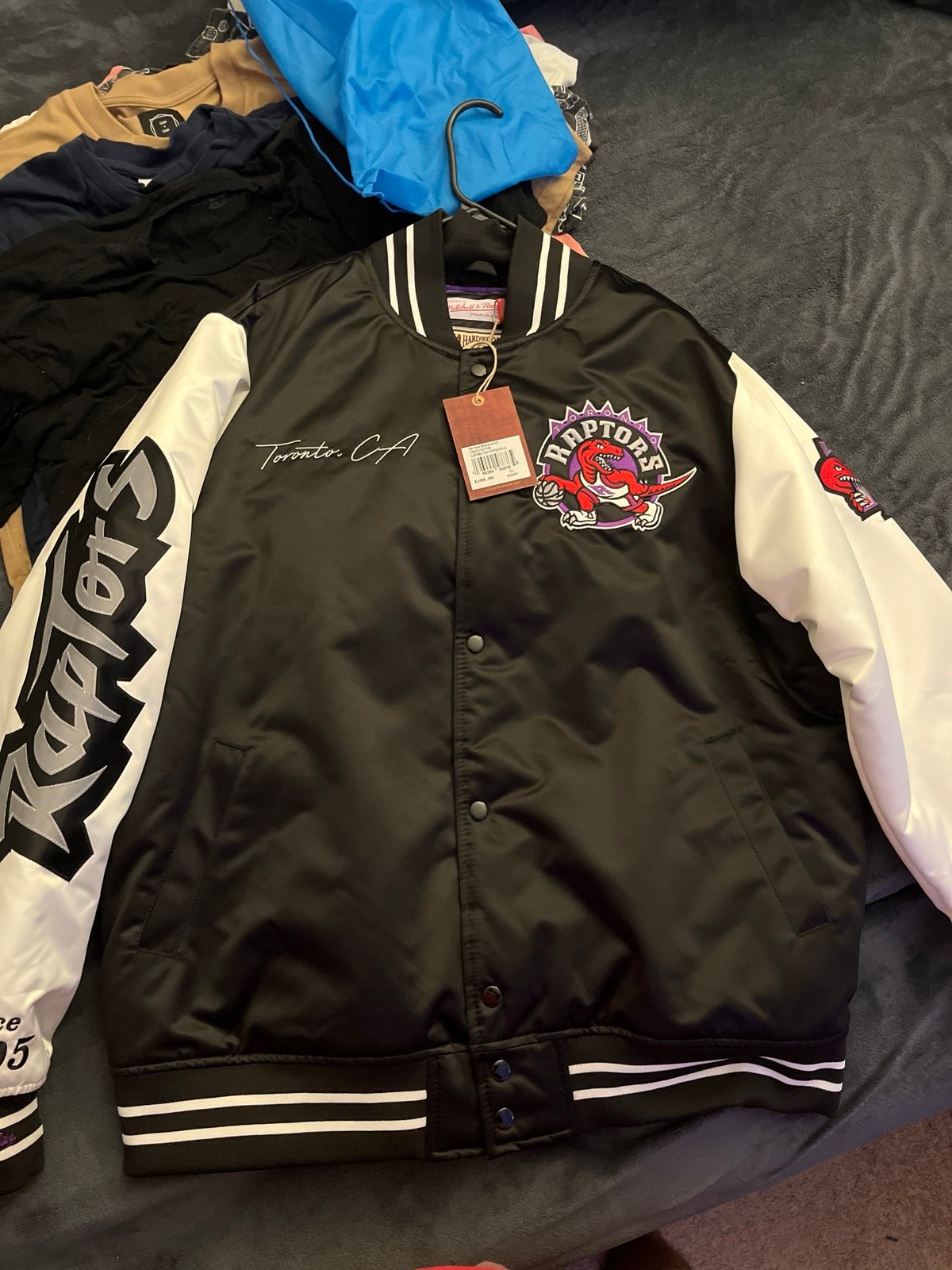 Mitchell and Ness, Toronto Raptors varsity jacket size xl