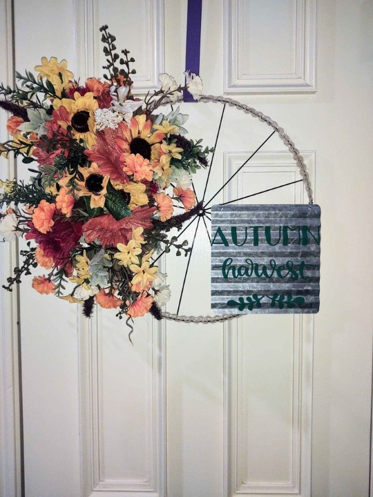 WAGON WHEEL WREATH