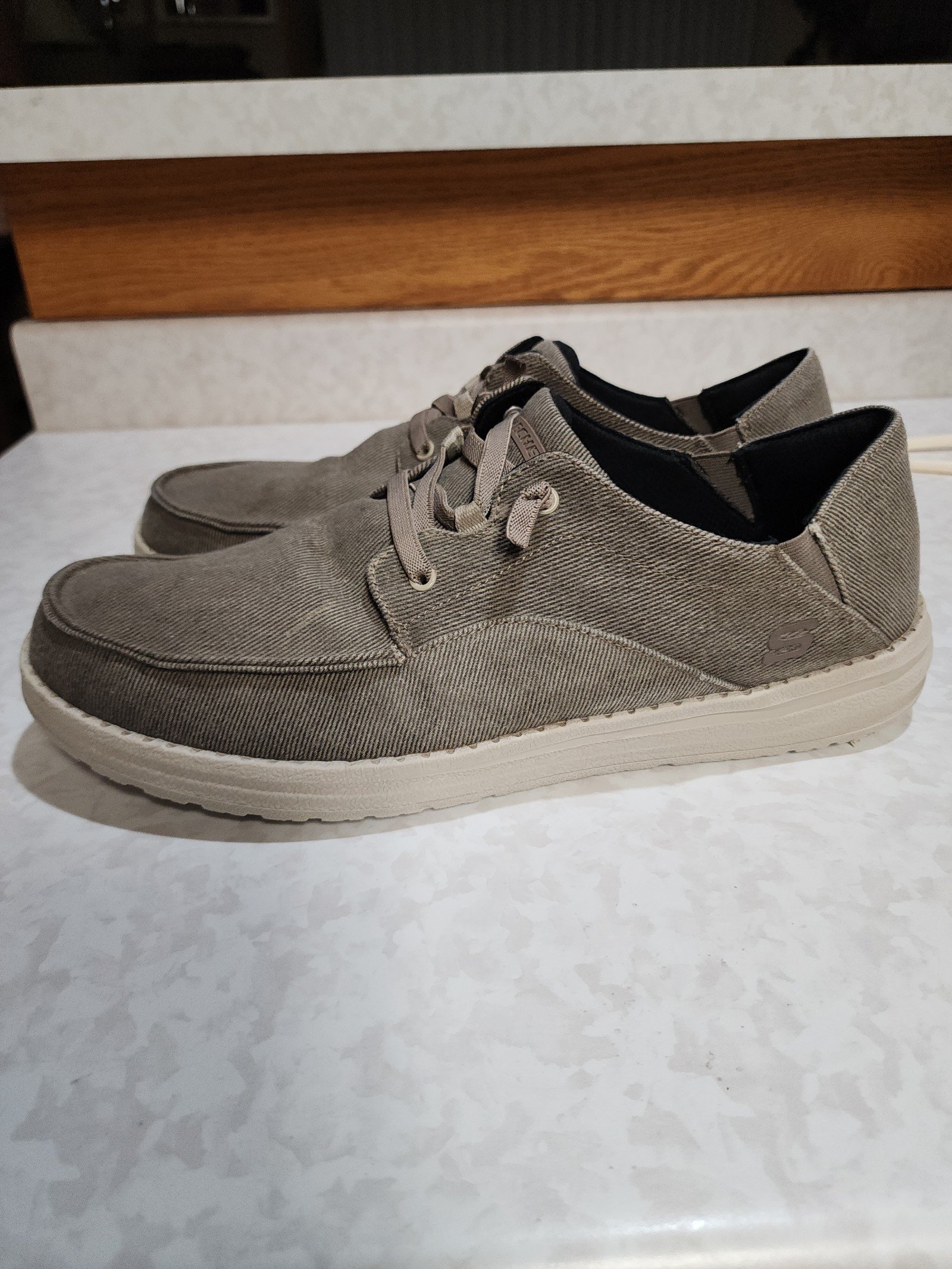 skechers slip ons men's 13 great condition number 3690