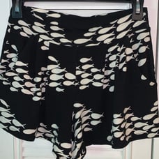 Ava Sky Fighting Eel Black Fish Shorts Om Small EUC