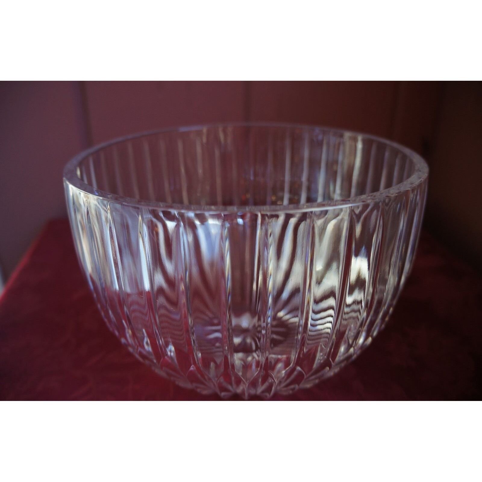 CONTEMPORARY GLASS BOWL WITH PLEAT LIKE PATTERN