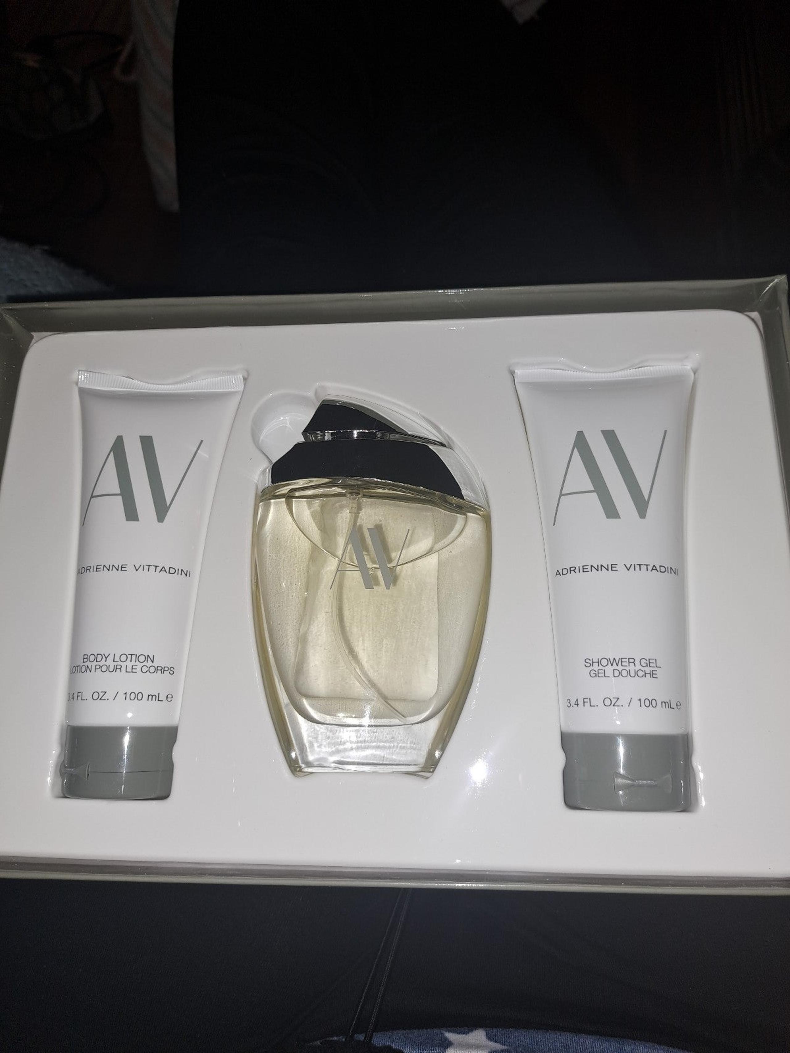 Adrienne vittadini Perfume set gift set