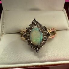 14k solid yellow gold opal and diamonds vintage ring