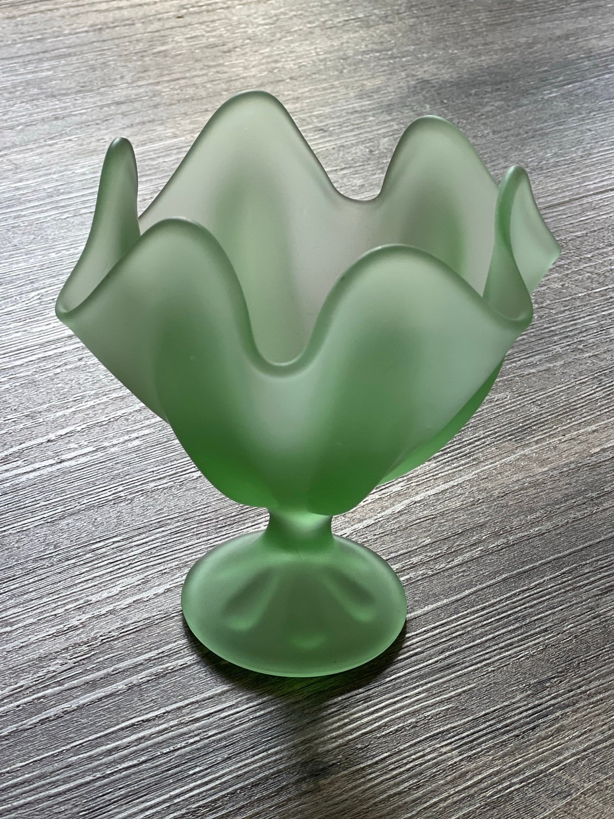 Glass vintage Viking Satin Green glass handkerchief pedestal dish