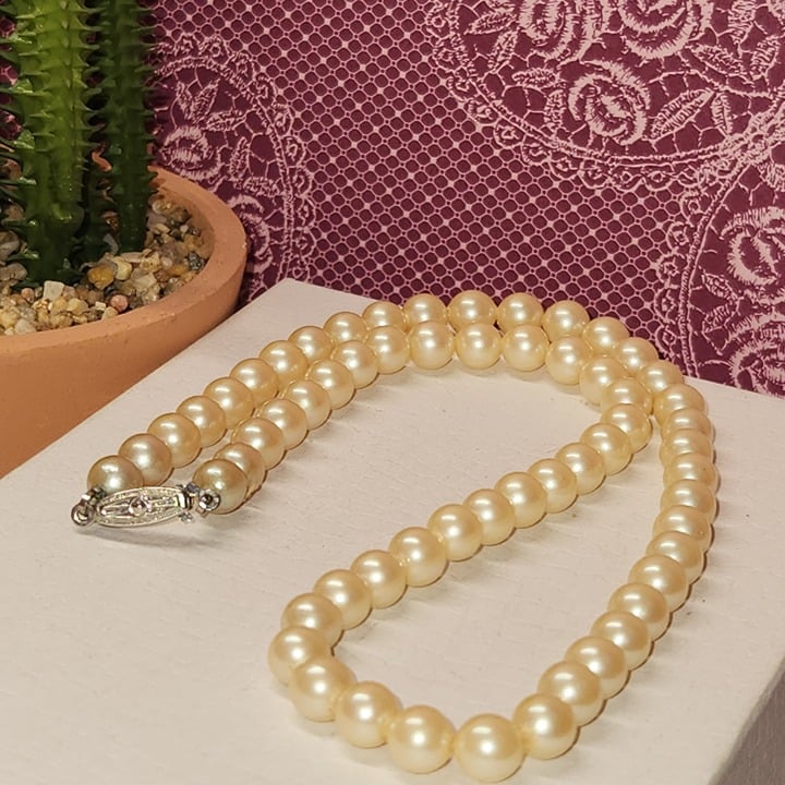 #2377, SIGNED JAPAN VINTAGE PEARLS NECKLACE, CHAMPAIGN TONE 6mm, 15 in