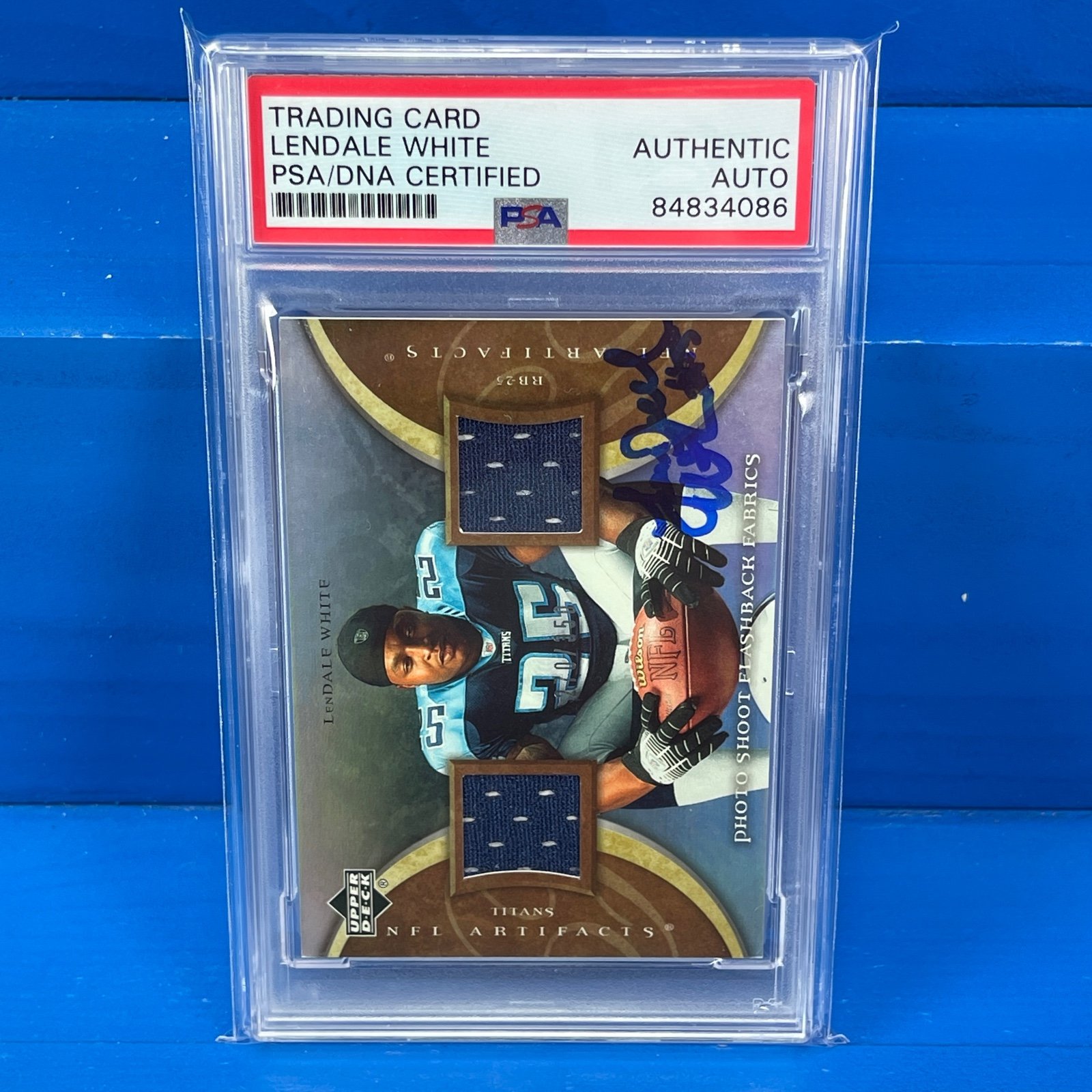 LENDALE WHITE 2007 UD NFL Artifacts Autograph Jersey Card TN TITANS Auto PSA
