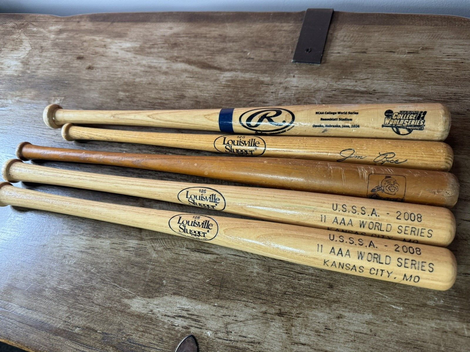 Lot of 5 Mini wood bats, Rawlings,Louis ville Slugger, Braves