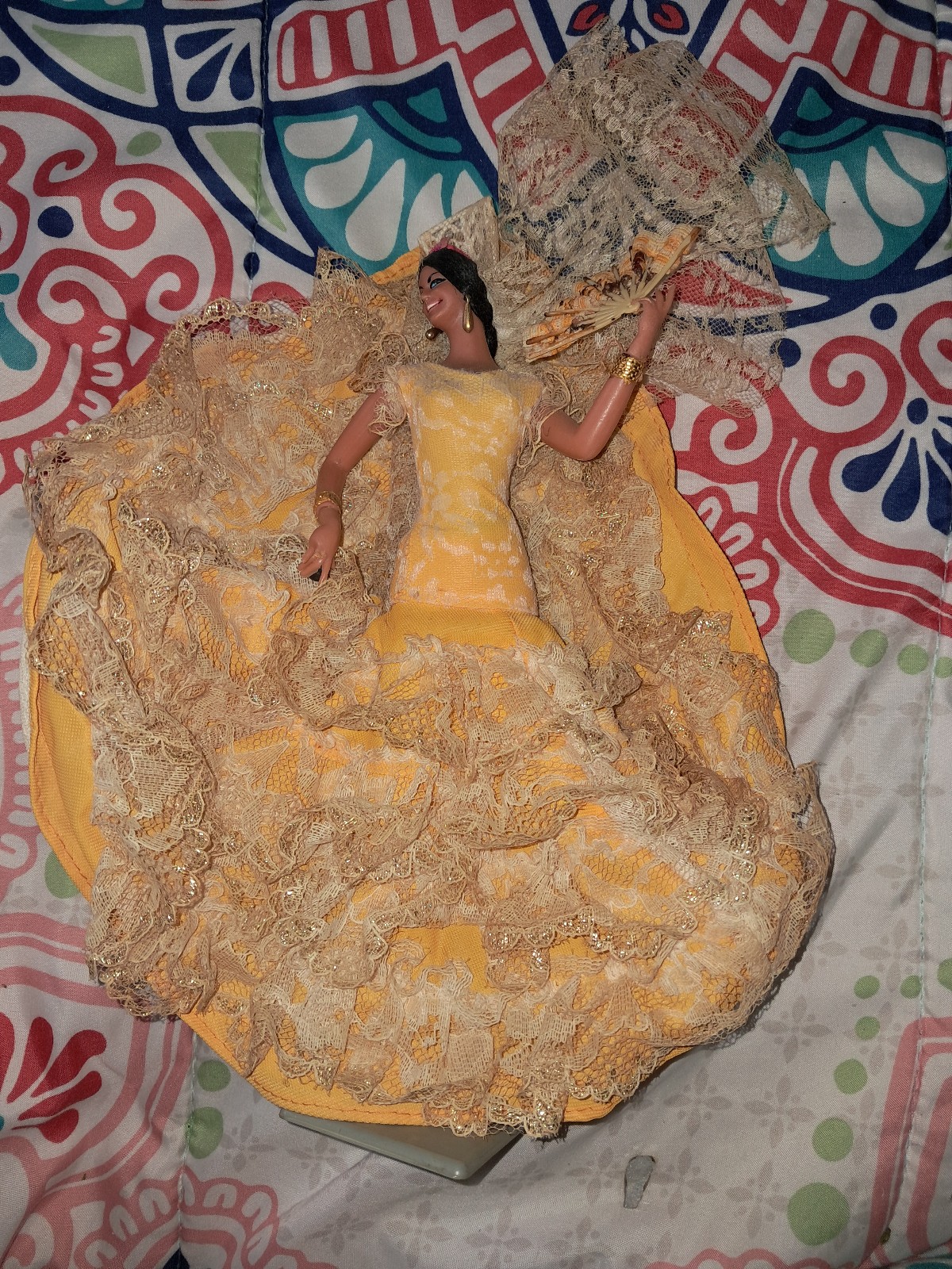 Vintage yellow dress flamingo dancing senorita souvenir doll with fan