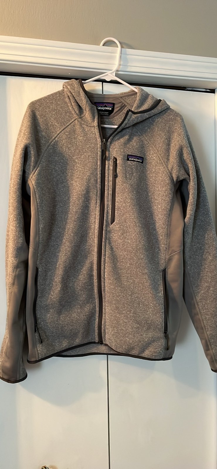 Patagonia men’s size medium better sweater zip up jacket with hood