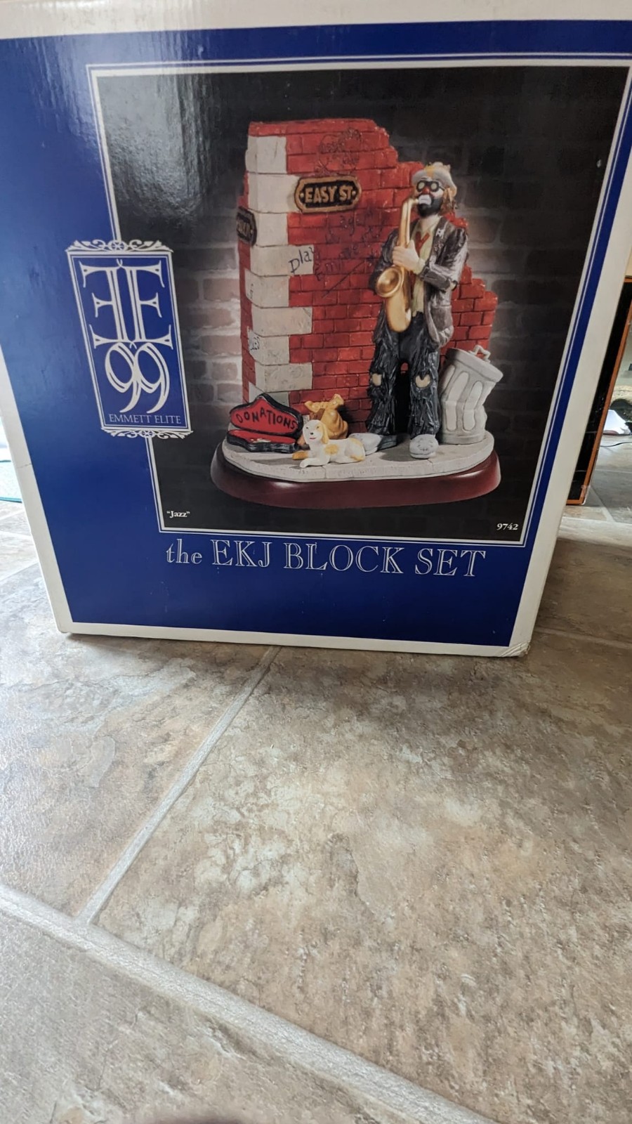 ***HOLD FOR RAYERS*** PENDING SALE*** Emmet Kelly Jr Vintage Collectors Figurine
