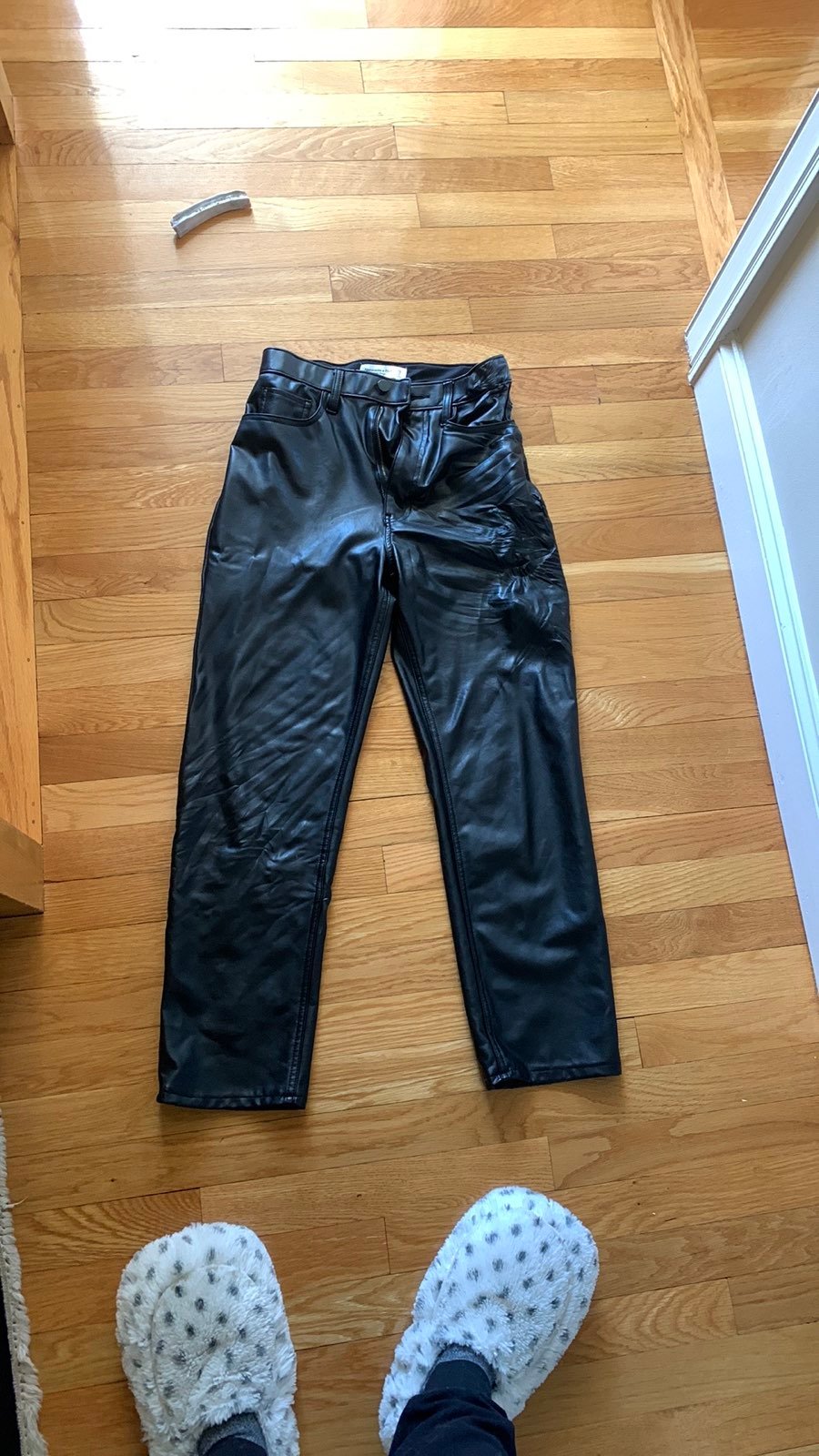 Abercrombie Vegan letather ankle straight pants
