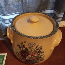 Home and Garden party floral crock