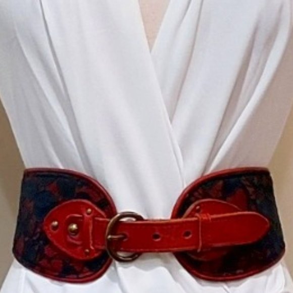GORGEOUSVINTAGE GENUINE LEATHER & LACE BELT