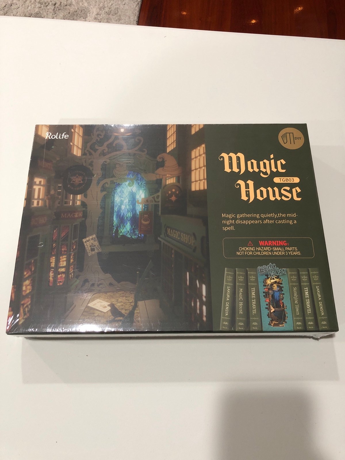 Rolife Magic House Book Nook