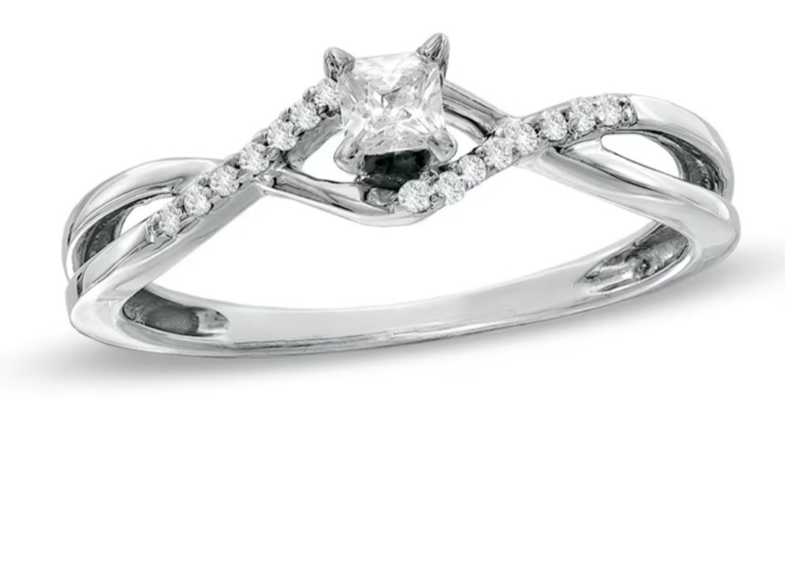 Princess-Cut Diamond Twist Ring