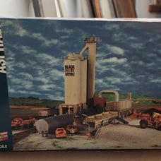 Walthers Cornerstone HO Scale Black Gold Asphalt Hot Mix Plant Kit 933-3085
