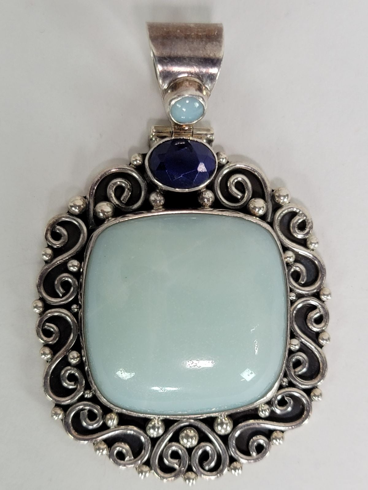Silver Pendant & blue Star Sapphire ston