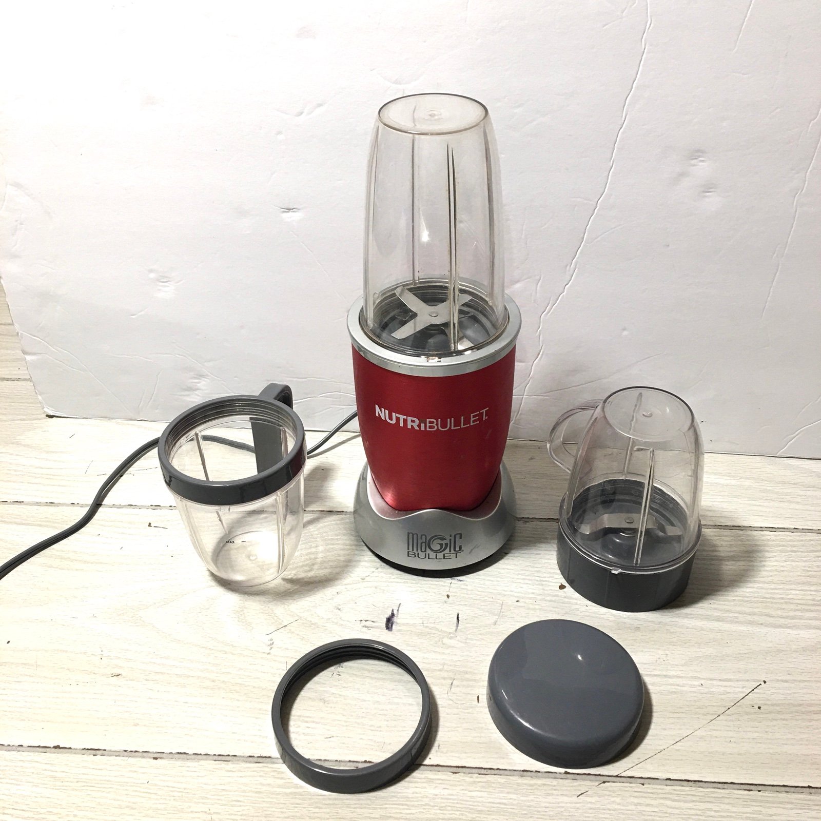NUTRiBULLET Magic Bullet 600 Watt Motor Model NB-101B Base, Blade, and Cups RED