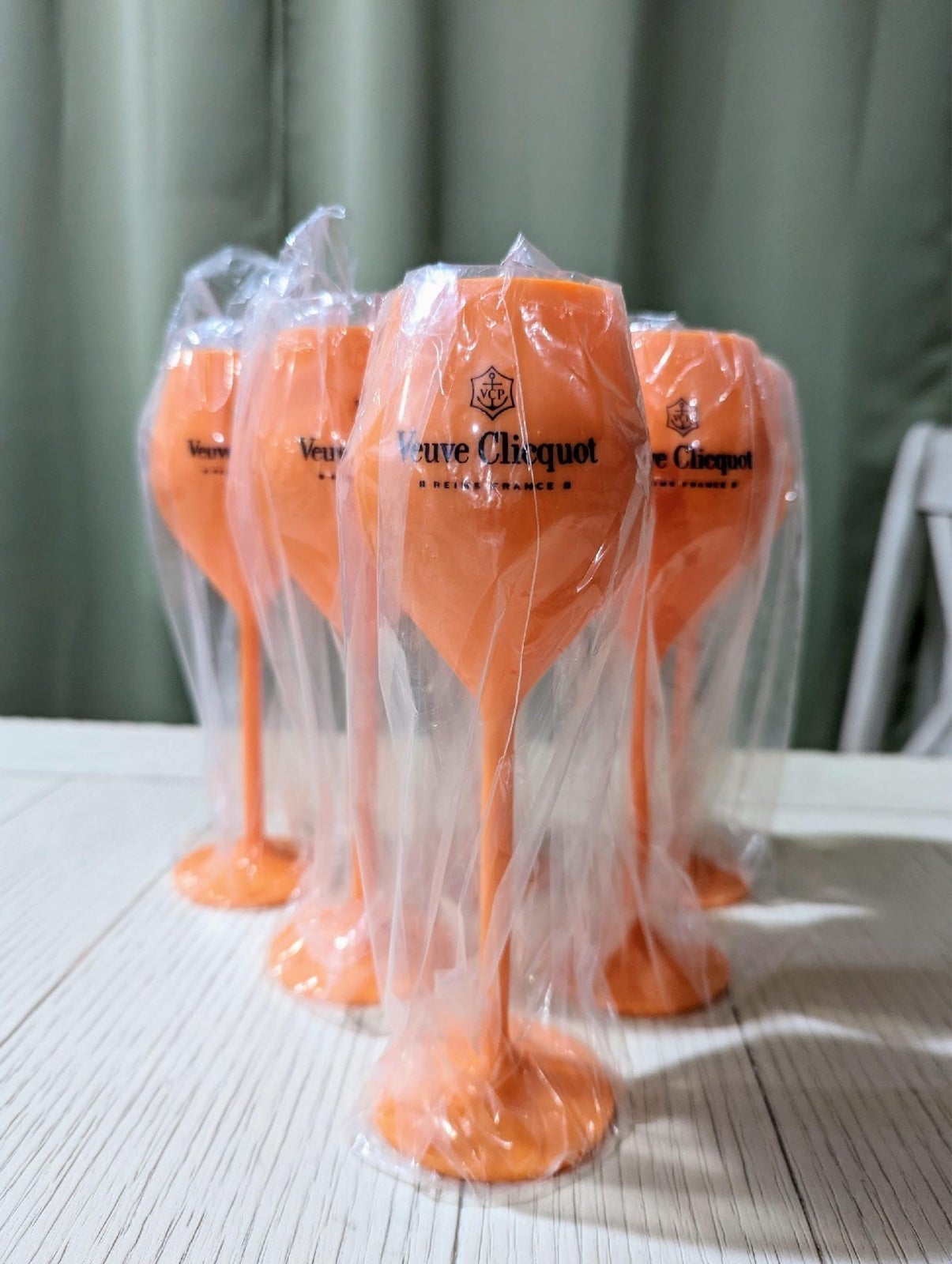 Veuve clicquot plastic clearance champagne flutes