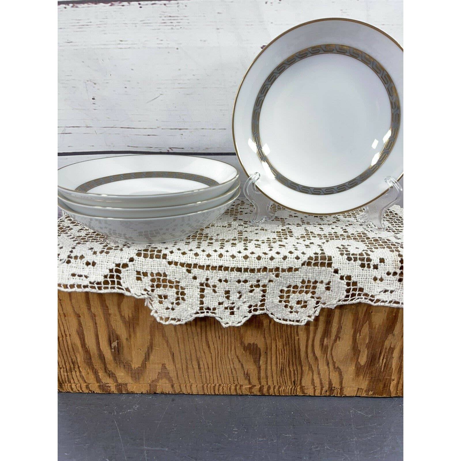 Noritake Hartford 5944 Berry Bowls White Gold Greek Key 5 1/2 Set of 4