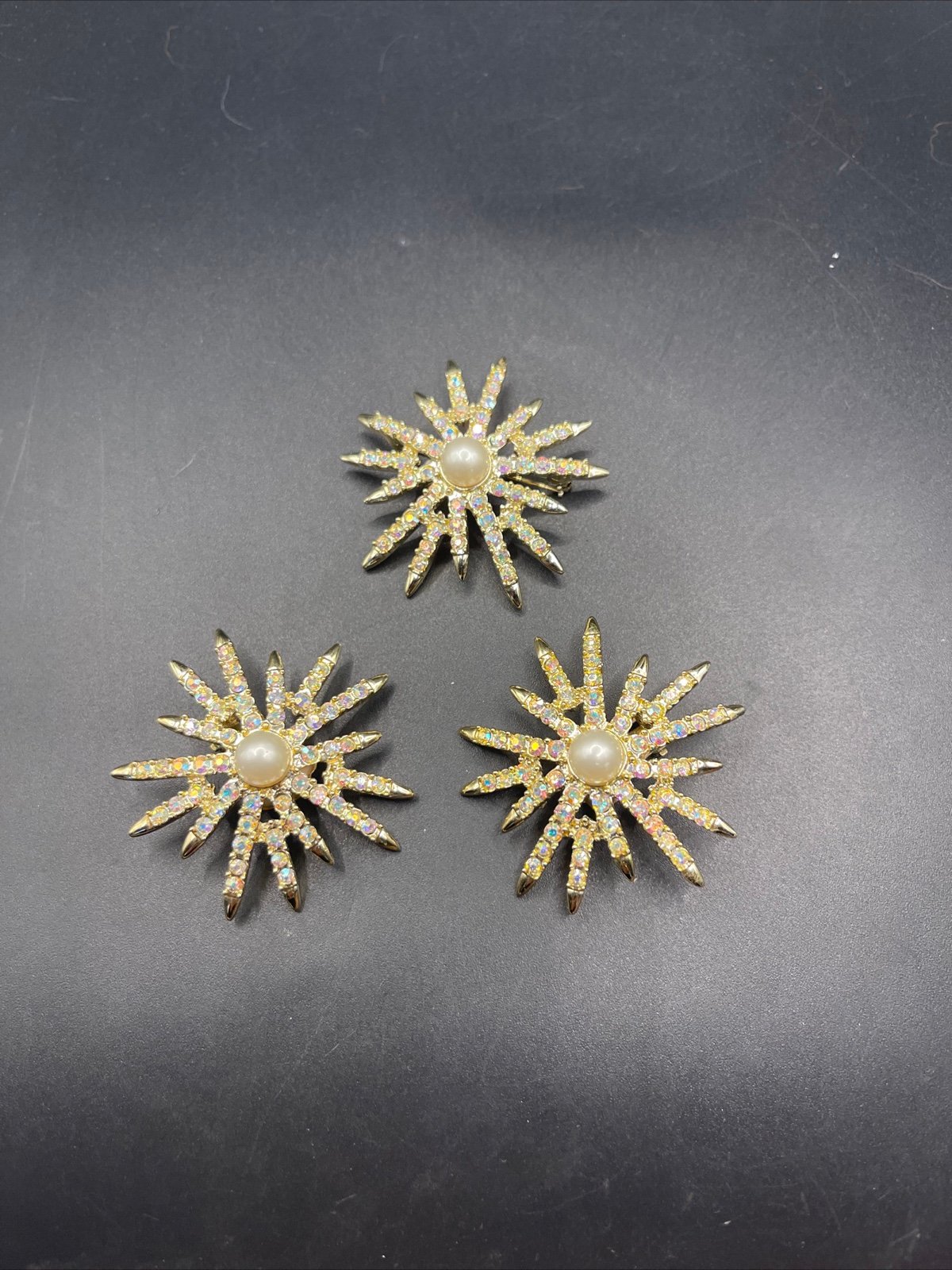 Brooch And Earring Set Signed Emmons Star Burst Rhinestones and pearls 051723@