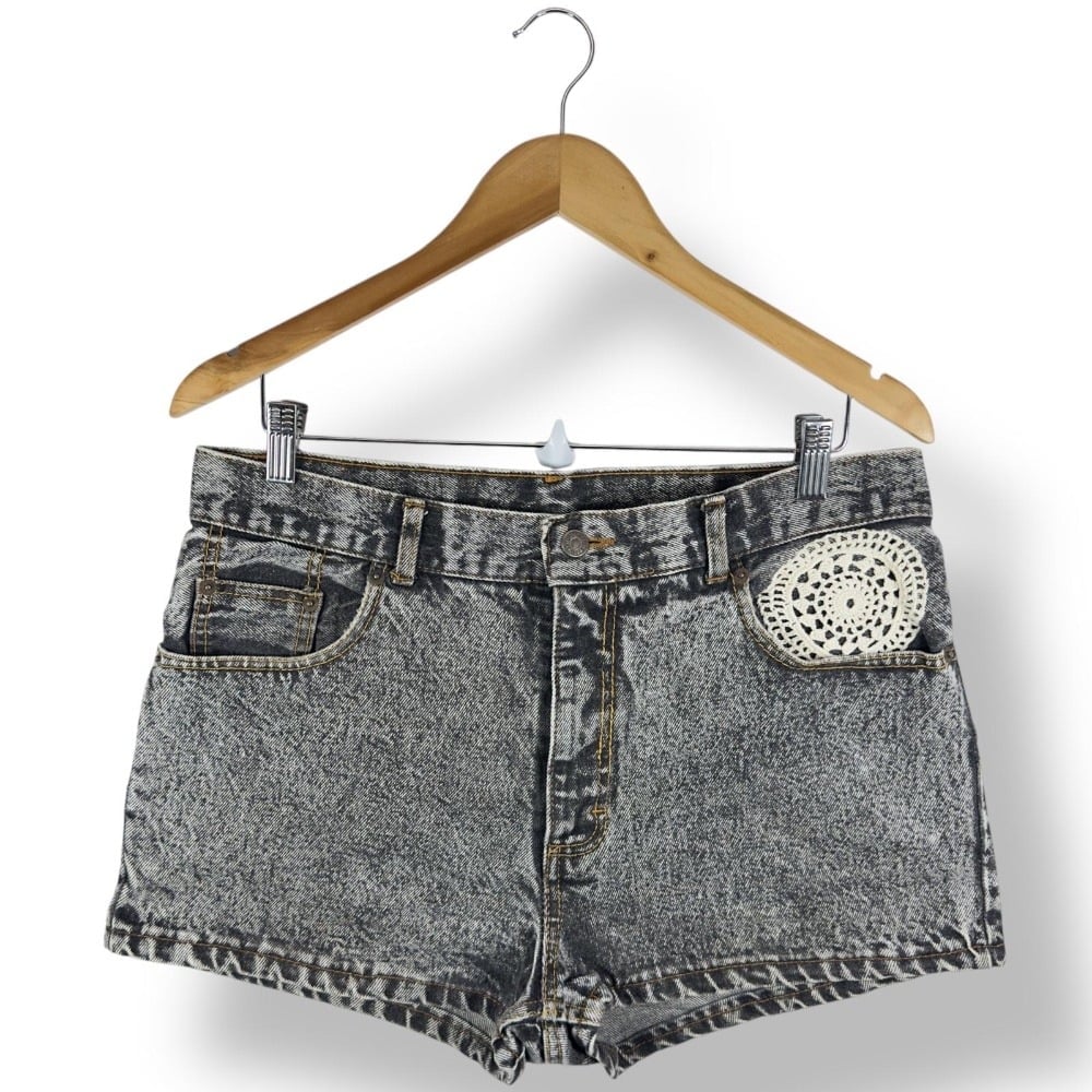 Levi Strauss & Co. Denim Shorts High Waist Acid Wash Crochet Detail Womens