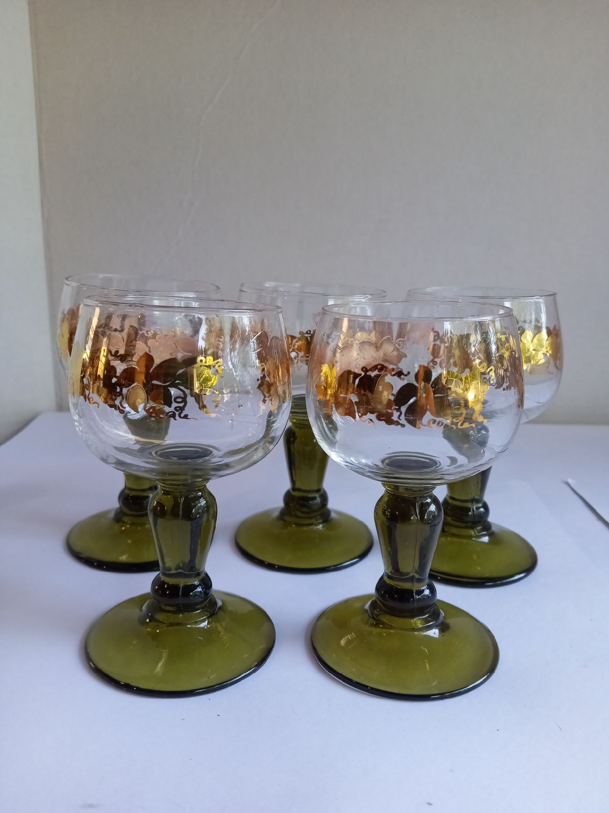 VIN.5 OLIVE STEM GOLD LEAF CORDIAL GLASS