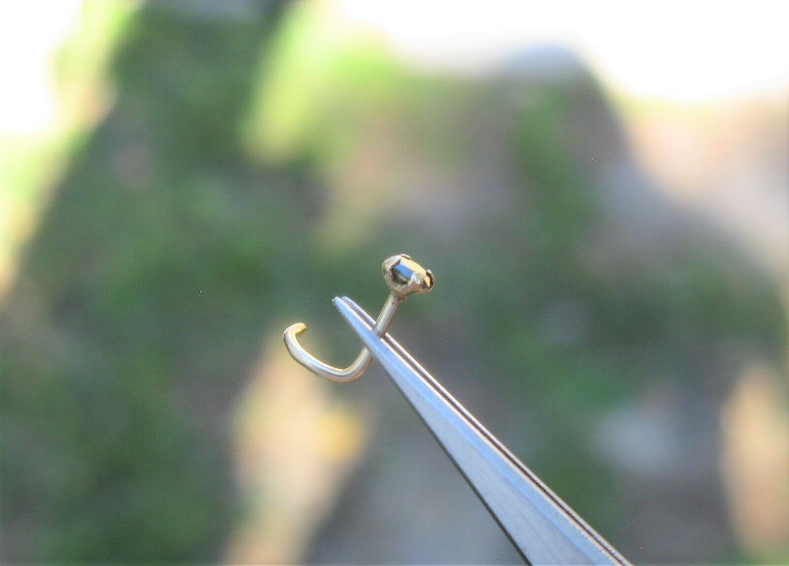 1.5mm 14k YELLOW GOLD BLUE DIAMOND MICRO NOSE SCREW, TINY SCREW, w/CERTIFICATE