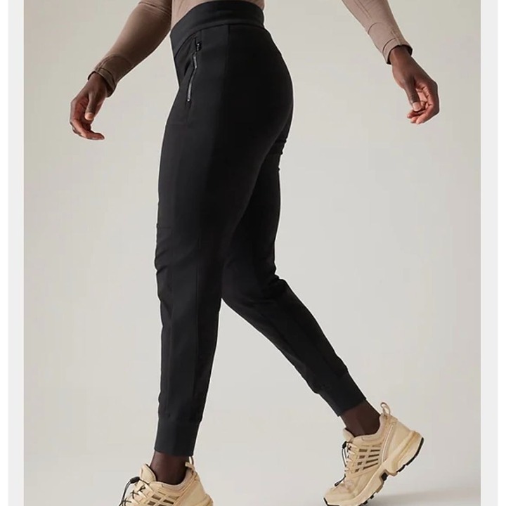 ATHLETA Headlands Hybrid Trek Jogger Pant Black 4 Water Resistant Hike Travel