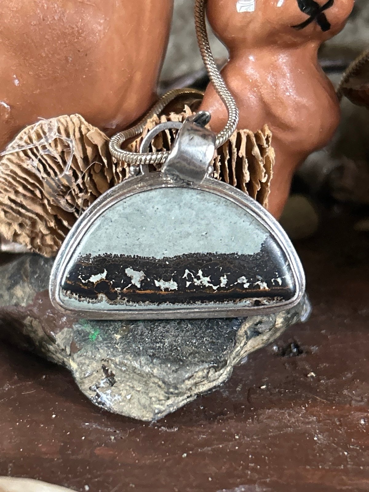 925 Sterling Vintage Fabulous (google the lens) Saville necklace