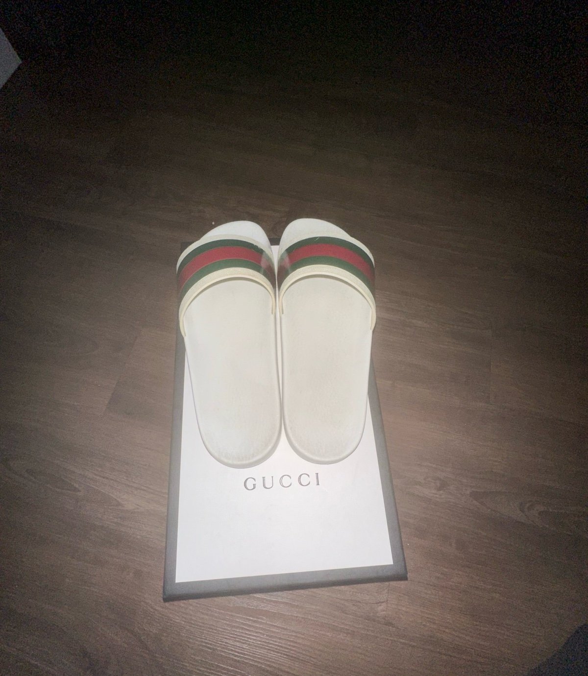 Gucci Pursuit 72 Slides (White)