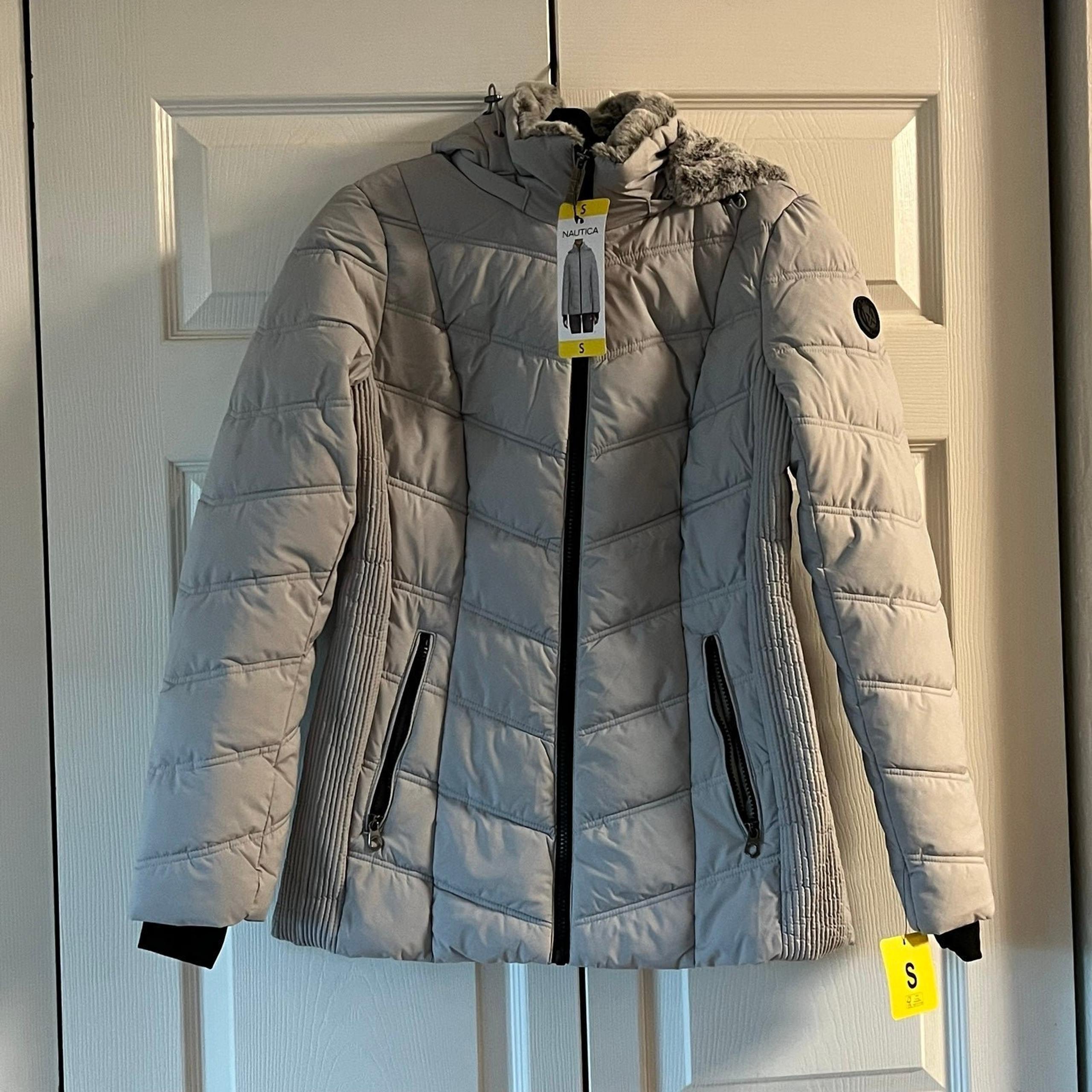 NWT Nautica Ladies’ Stretch Puffer Hooded Jacket, S