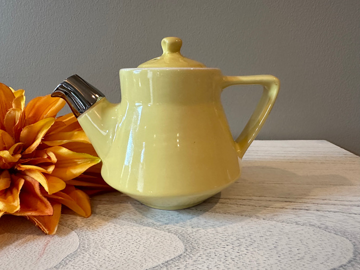 Hall - Yellow - Single Serve - Teapot - Chrome/N0 Chip Spout - 4 Tall - 12 oz.