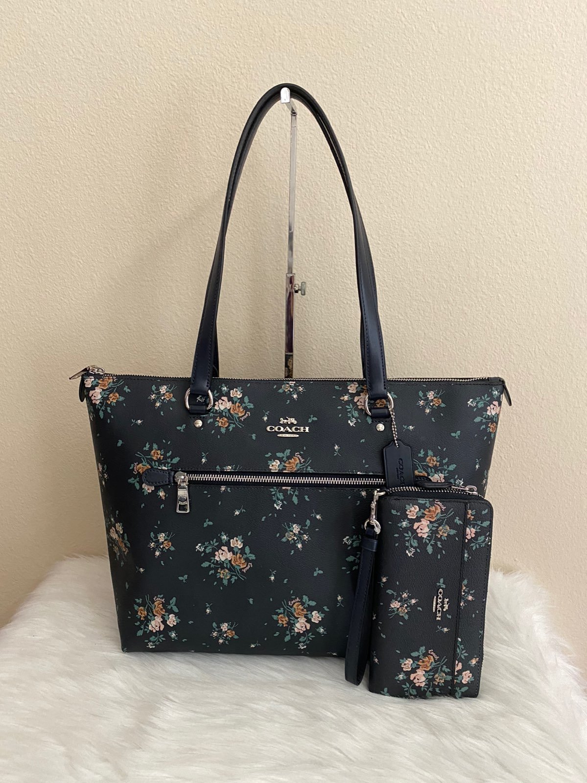 Coach purse and wallet set