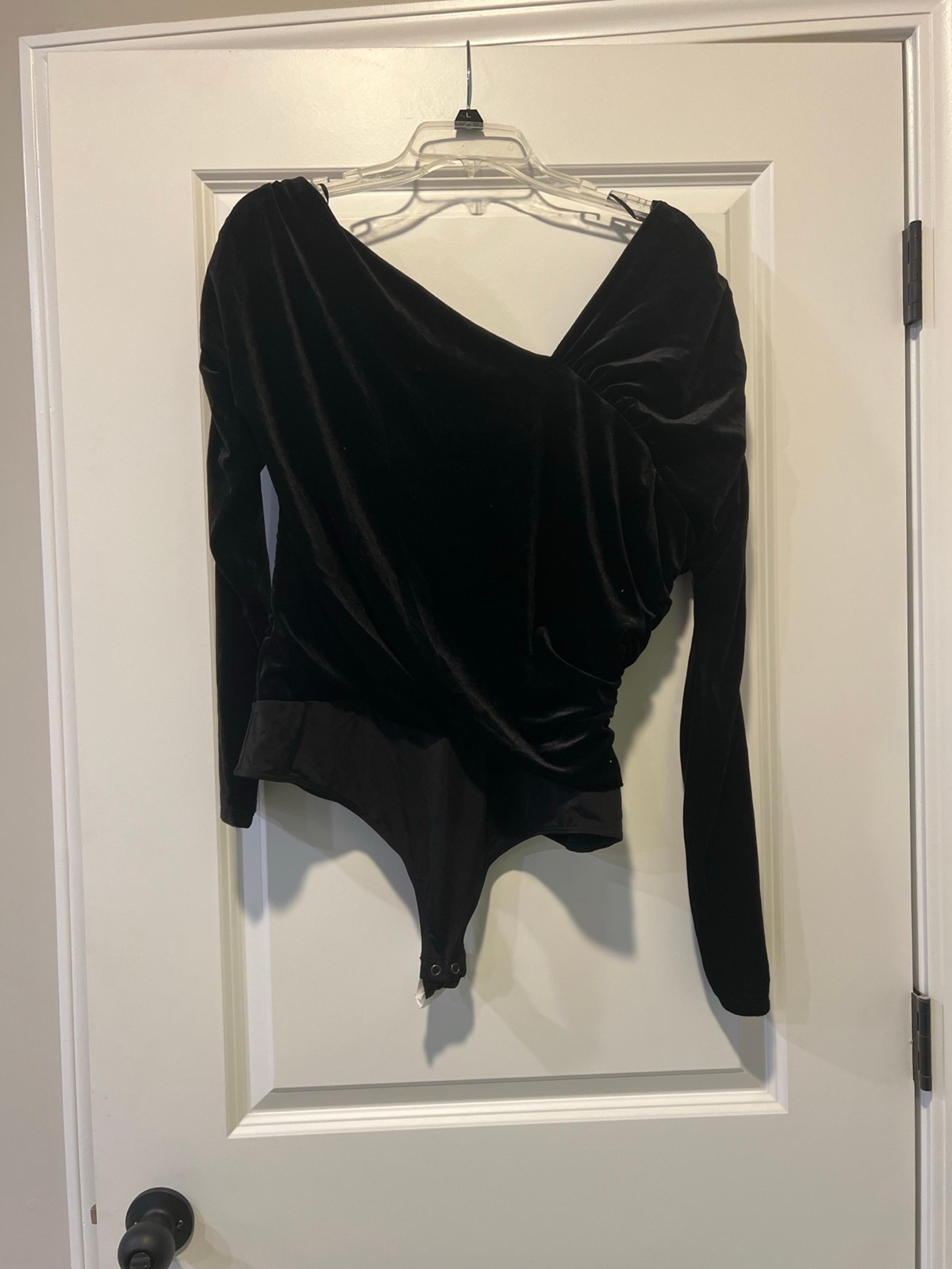 Express Black Velvet Off the Shoulder Bodysuit Women’s XL