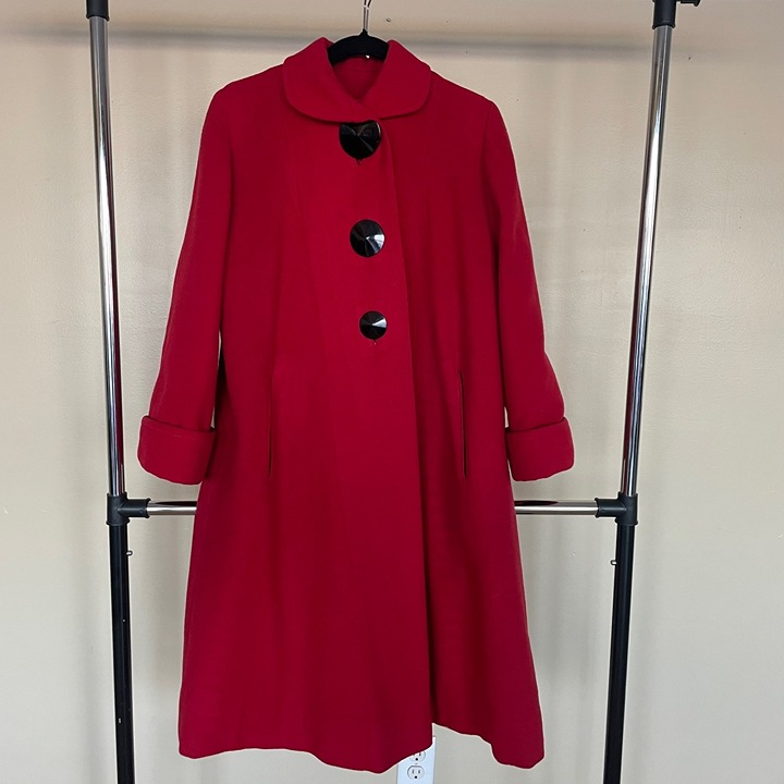 Vintage 3 button red 3/4 length wool coat