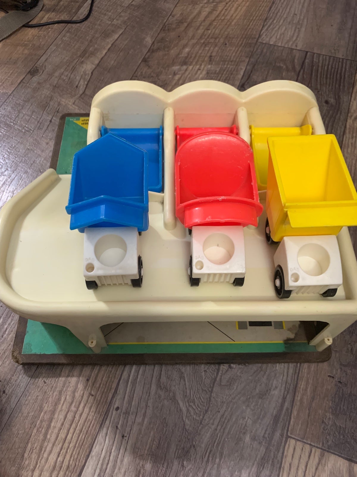 Little People Dump truck garage