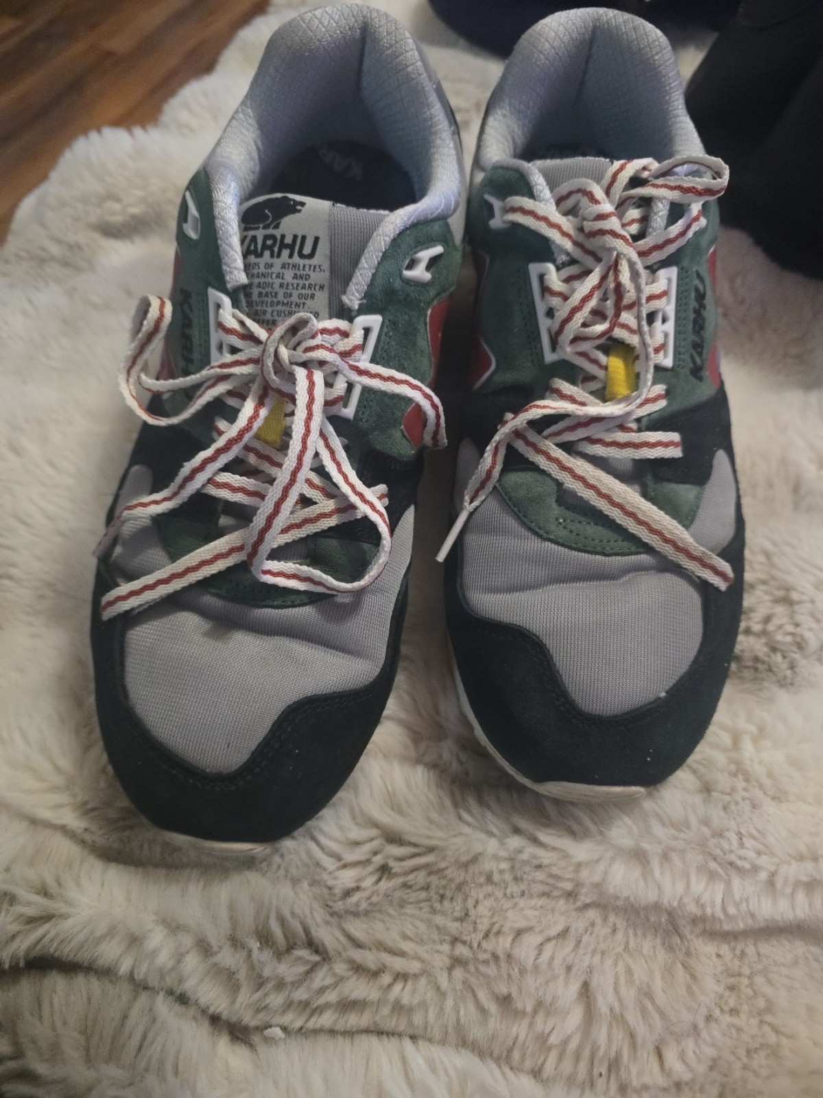 Athletic shoes