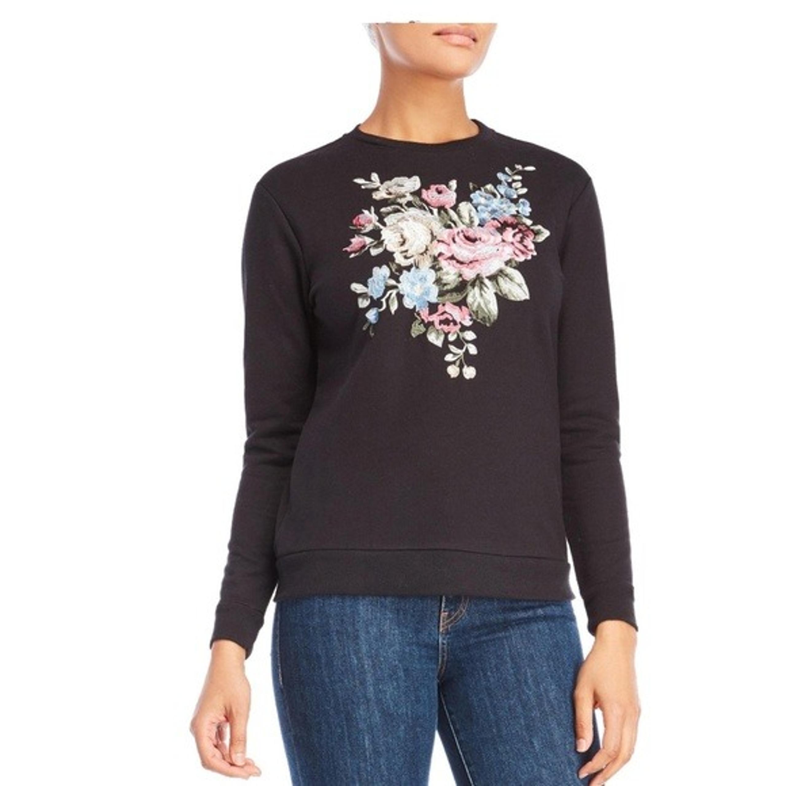 Romeo & Juliet Couture Floral Crew Pullover Top