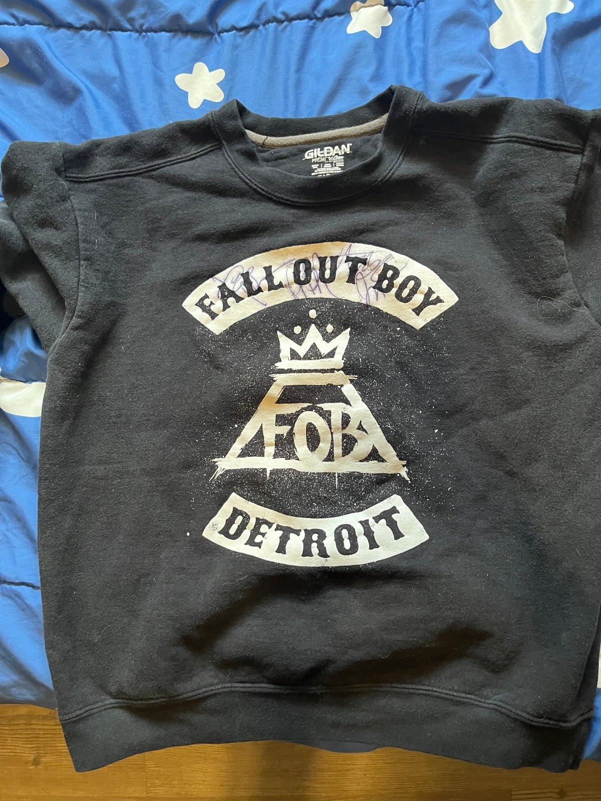 Signed Fall out boy long sleeve Detroit tour