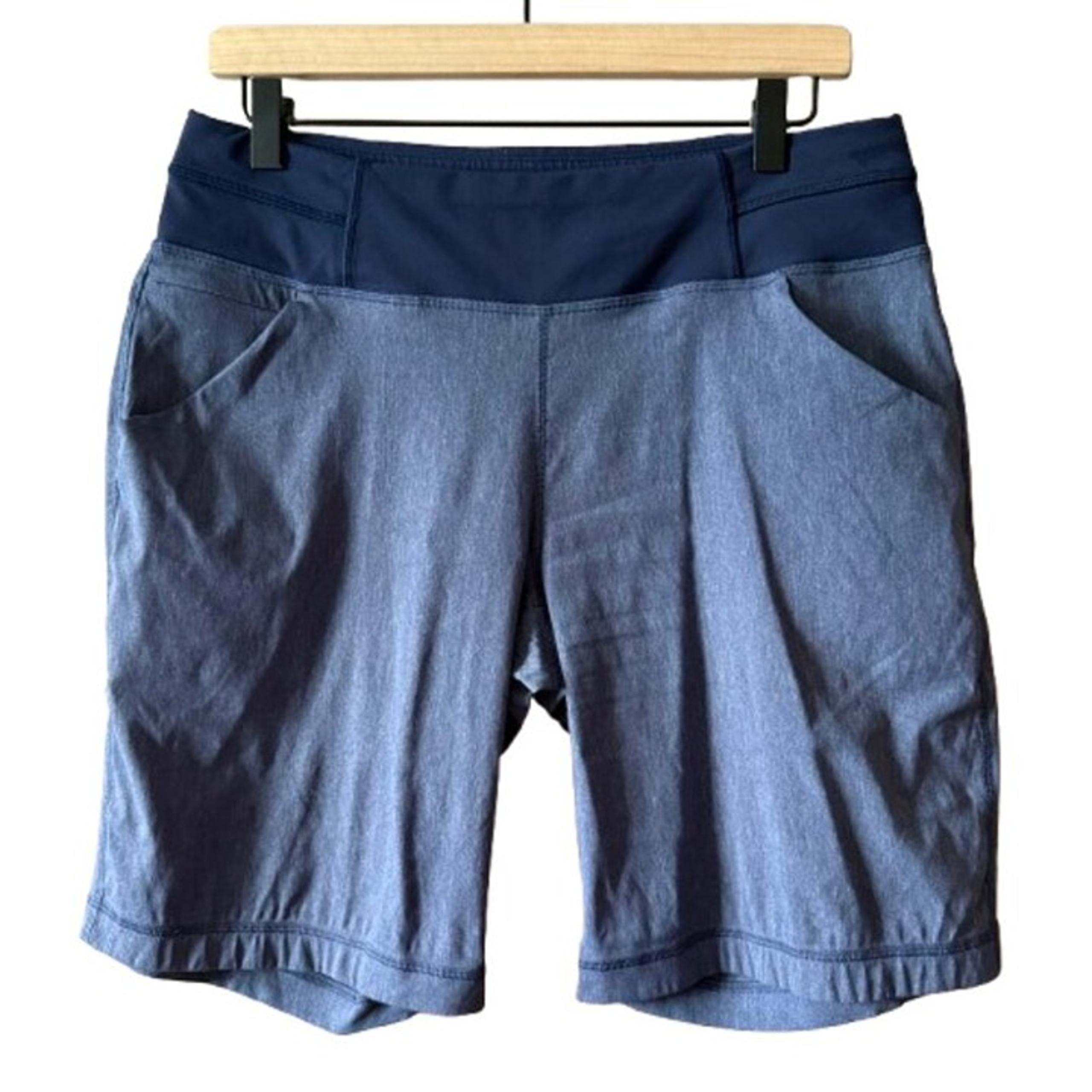 Women's M Lucy Blue Bermuda Athletic Shorts Mid Rise